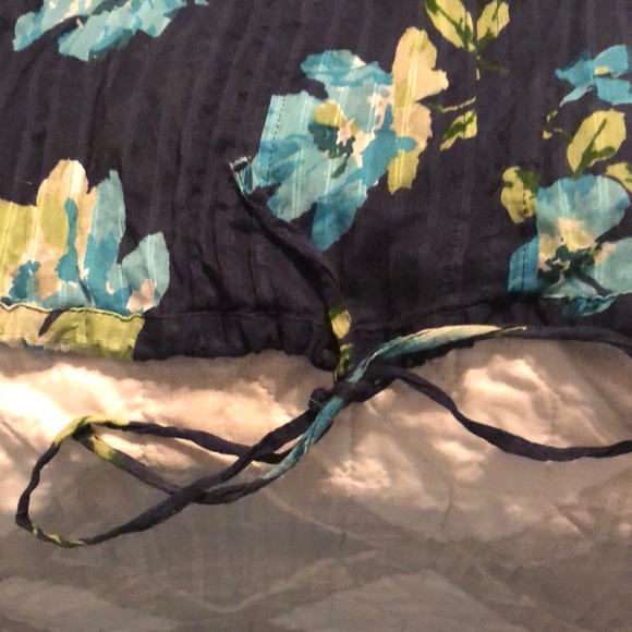 Pretty summer top - Picture 5 of 7